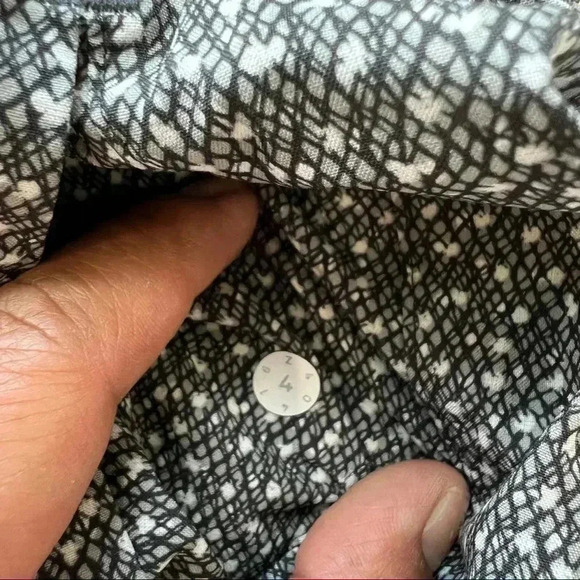 Lululemon Shorts - Womens Size 4 - Picture 7 of 7